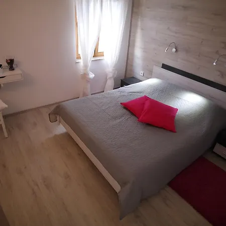 Apartman Hedona *
